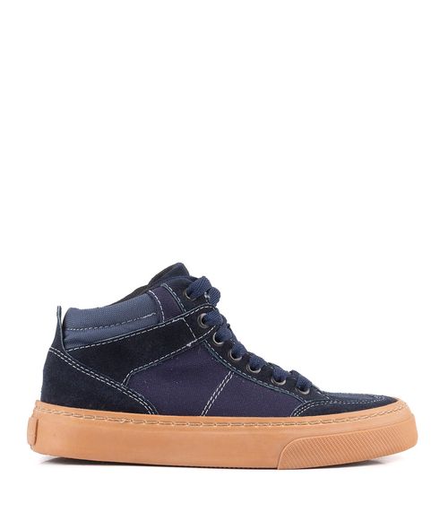 Zapatilla botita urbana simil acordonada