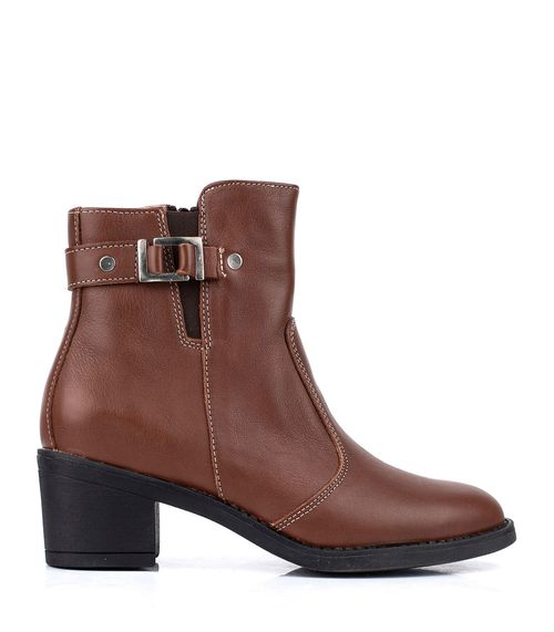 Bota corta de cuero con taco medio
