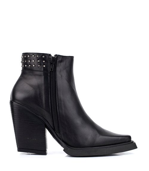 Bota texana corta de cuero con detalle de tachas